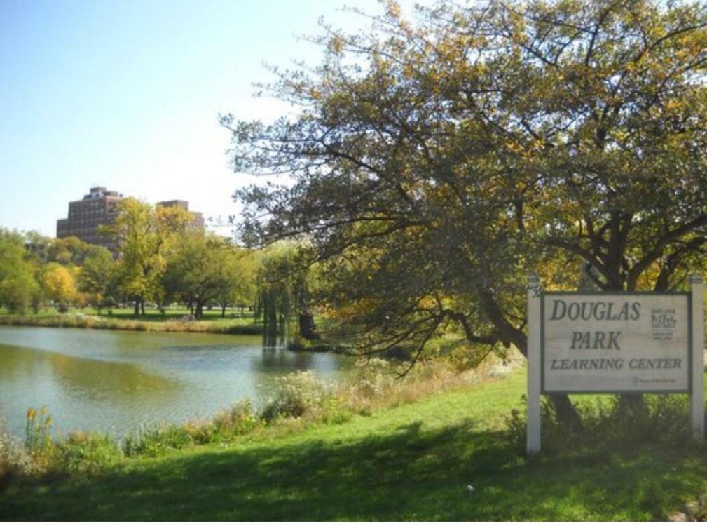 Perfect Place To Enjoy The City Or Just Relax Chicago Exterior photo